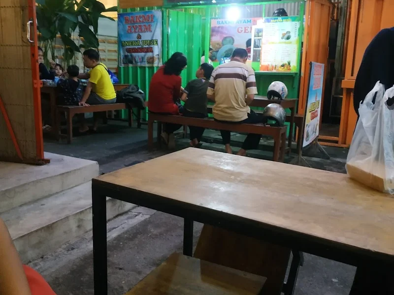 BAKMI AYAM "GEMBIRA"