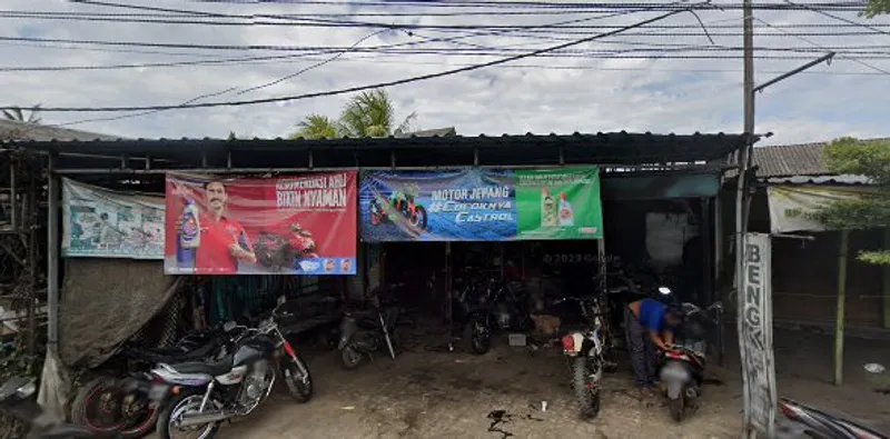 Warung Nasi goreng On the Street