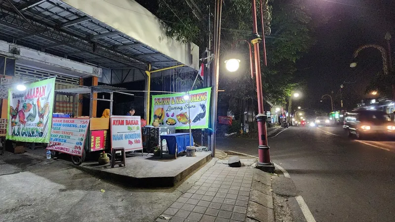 Warung Lalapan & Nasi Goreng Lawang Sewu