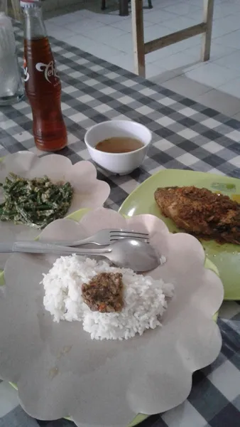 warung makan tu gus