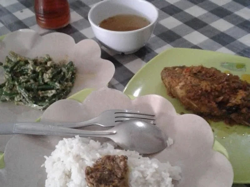 warung makan tu gus