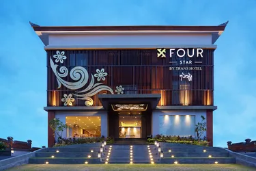 Daftar 16 hotel dengan kolam renang di South Denpasar Denpasar