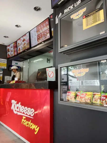 Richeese Factory Singaraja