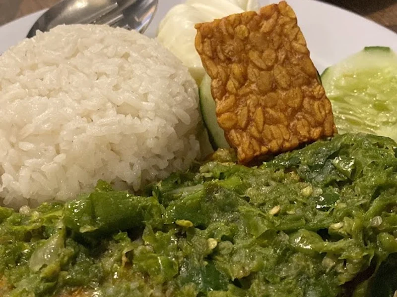 Ayam Penyet Cabe Ijo Mas Suryo Singaraja