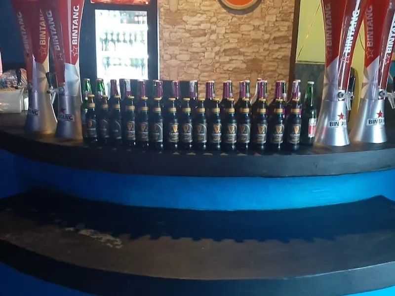 New Shinta Cafe, Bar & Room Karaoke