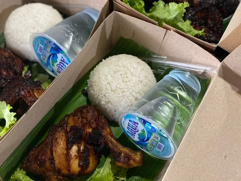 Lalapan dan Ayam Bakar Ibu Yulia