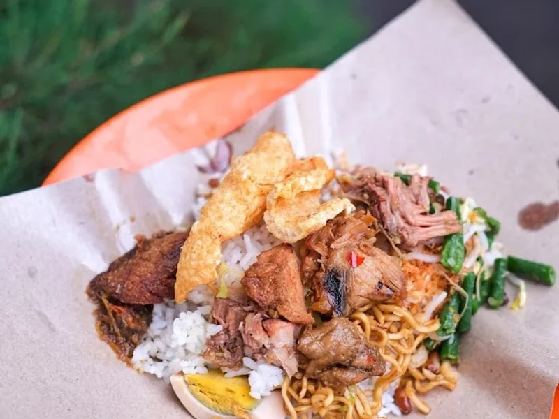 Nasi Campur Bali Dadong Pengtok