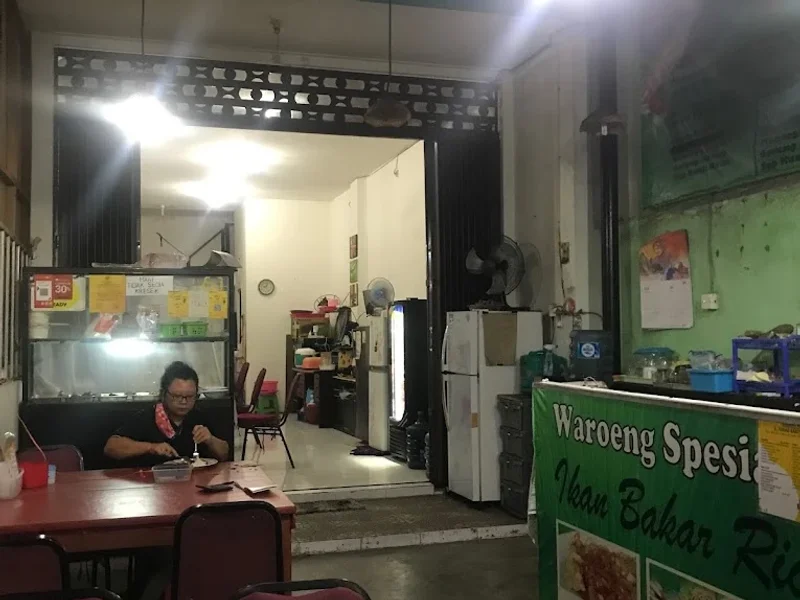 GURAME RICA-RICA OM BERCE (Warung Ikan Gurame Bakar Rica-Rica)