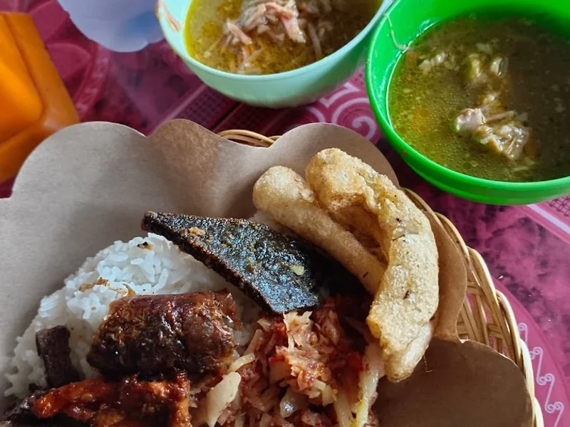 Warung Nasi Lawar Dong Tompel