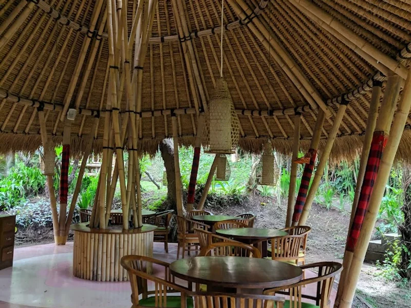 Warung Tepi Tebing
