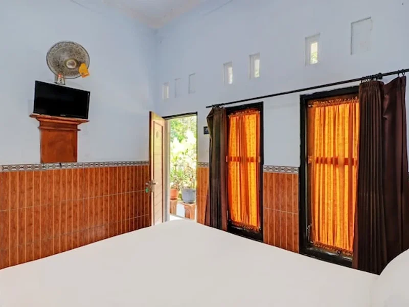 OYO 92438 Nugraha Stay