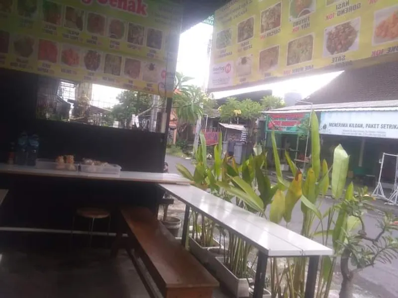 Warung Uenak