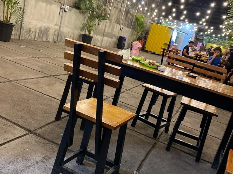 Food Court Seririt