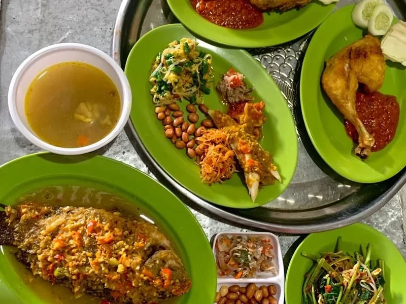 Ayam Betutu Tepi Kalianget