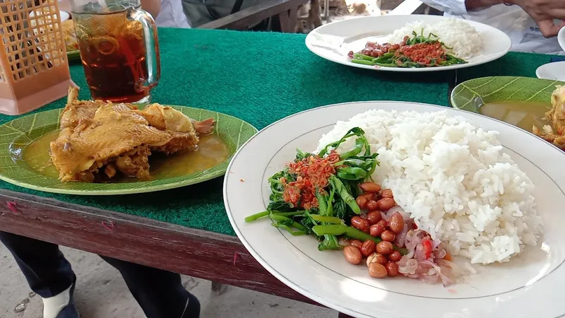 Ayam Betutu Sutami Pemuteran