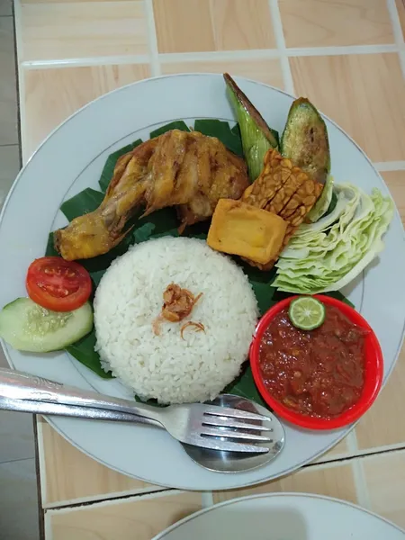 WARUNG BUJE