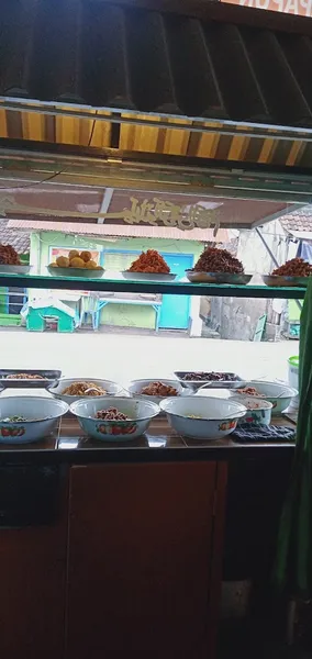 Warung Muslim Qia Blok - M