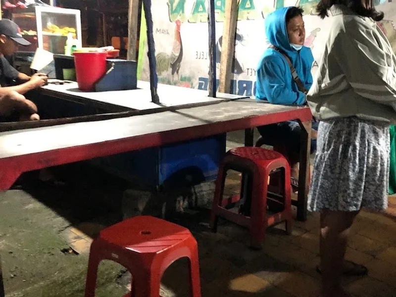 Warung lalapan nasi goreng