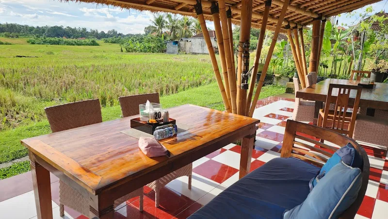 Betutu Latu Ayam Merah