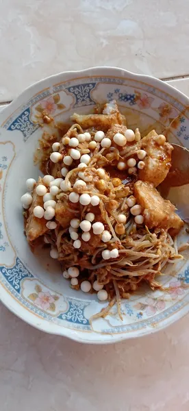 Warung Rujak Tipat Mek-Di