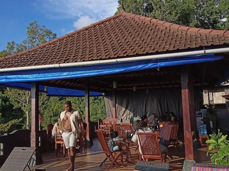 Adila Warung and homestay