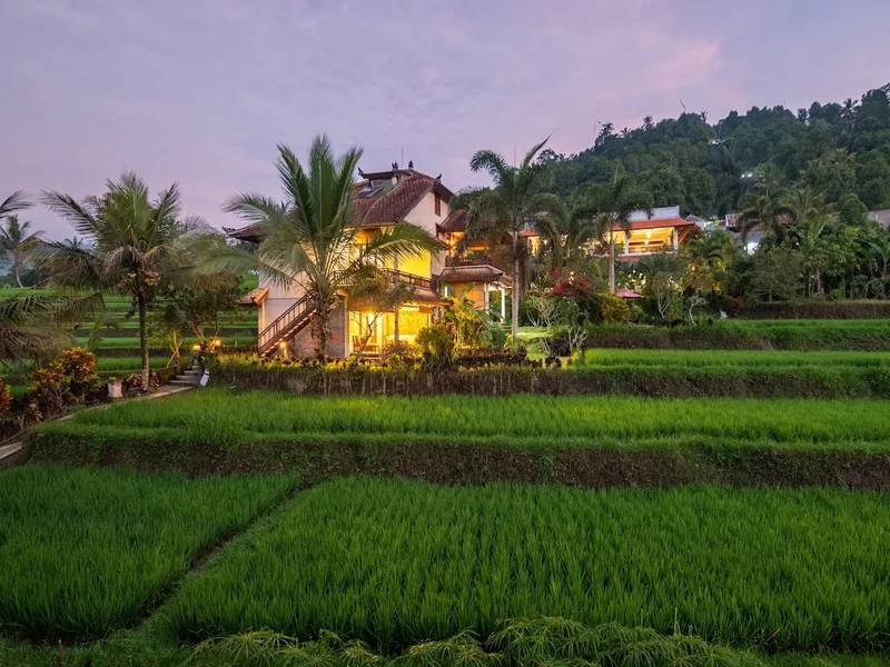 Lesong Hotel and Restaurant