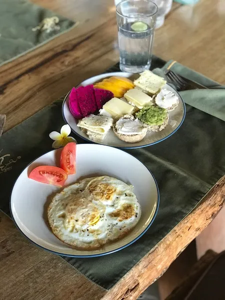 Cili Emas Oceanside Resort Bali