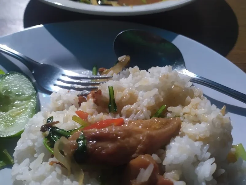 Warung Makan Ayam Basil