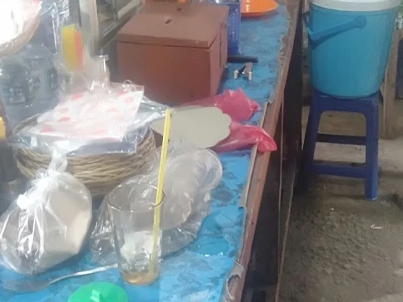 WARUNG MAKAN "MAY LIN"