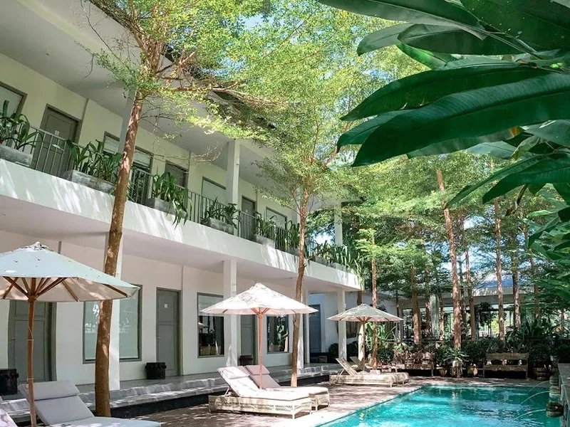 Lovinalife Room & Cafe