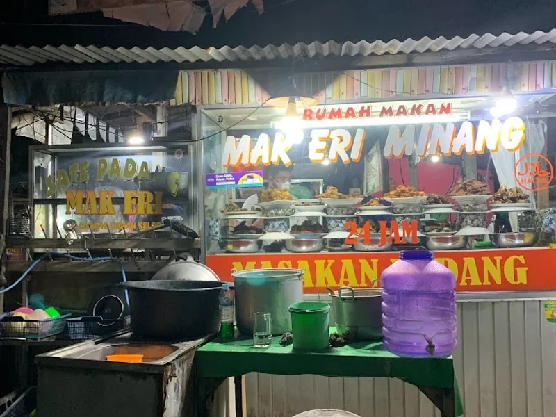 Rumah Makan Mak' Eri Minang