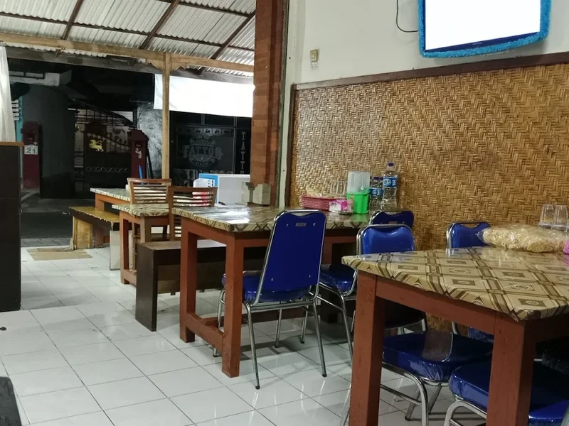 Warung Minang Tak Disangko