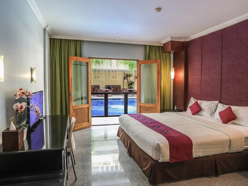 Famous Hotel Kuta