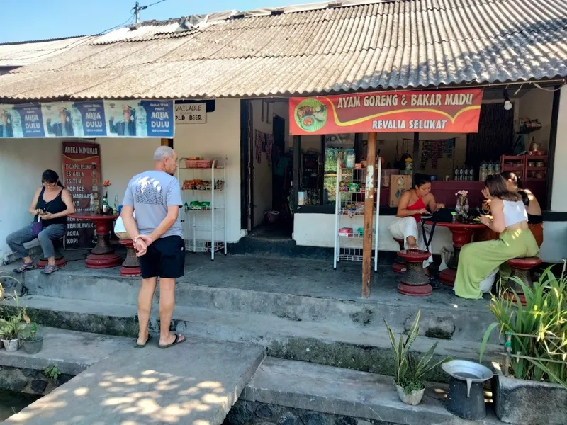 Ayam Goreng & Bakar Madu Revalia Selukat