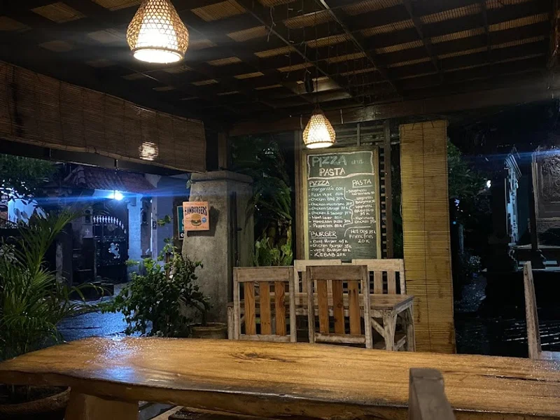 Pizza Bantos , Kebab , Ice Cream & Betutu