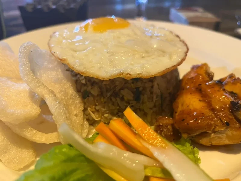 Pavoz Restaurant & Bar