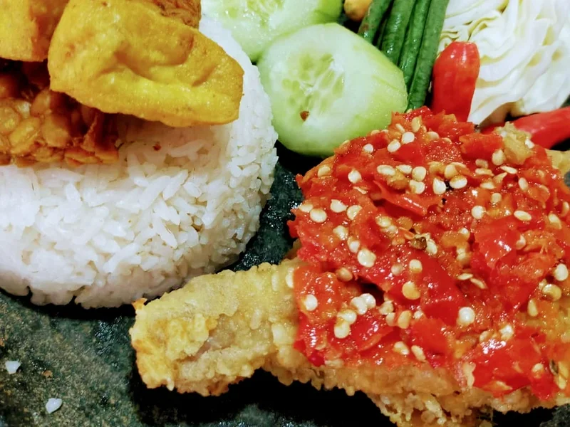 Ayam Tempong Ibu Sri Kuta