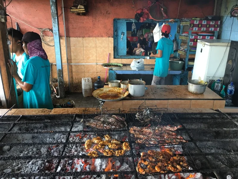 Jasa Ikan Bakar "Pak Made Ripuk"