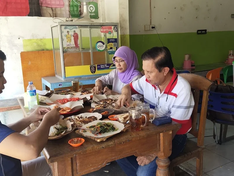 Wr. Ikan Bakar Doaku H. ERIK