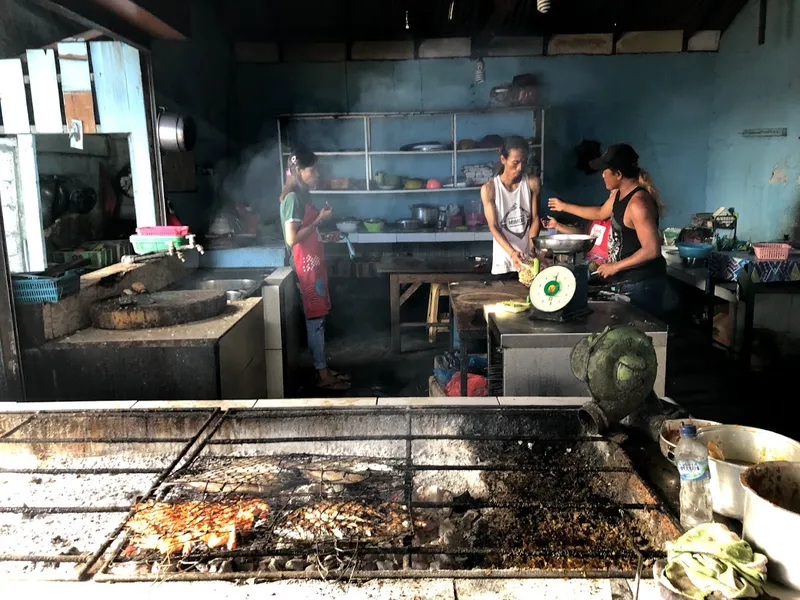 Warung Bakar Ikan ULAM SARI MBOK SITI (MAMI)