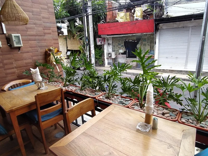 Warung Murah Double Six