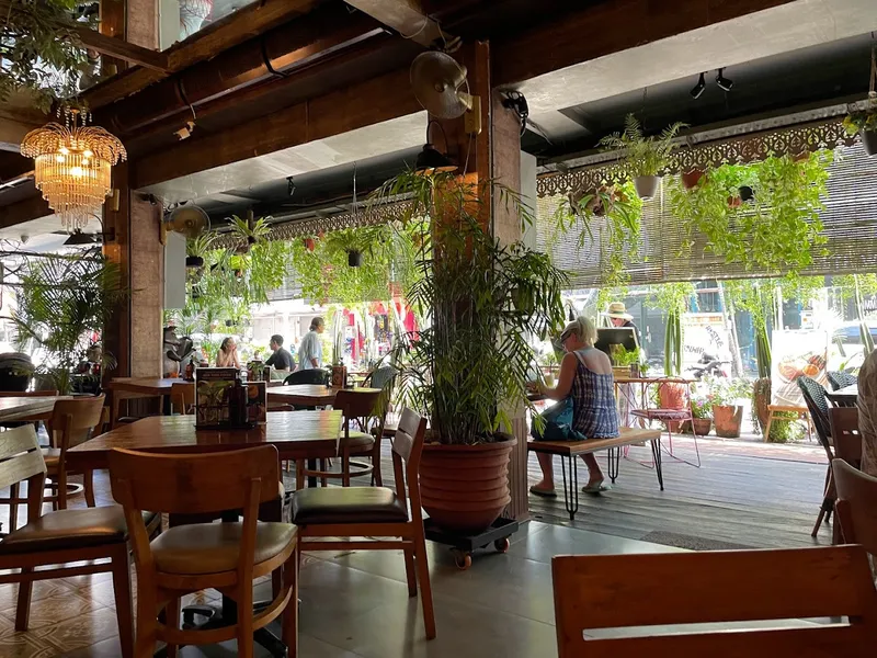 Dulang Kafe Kuta Square