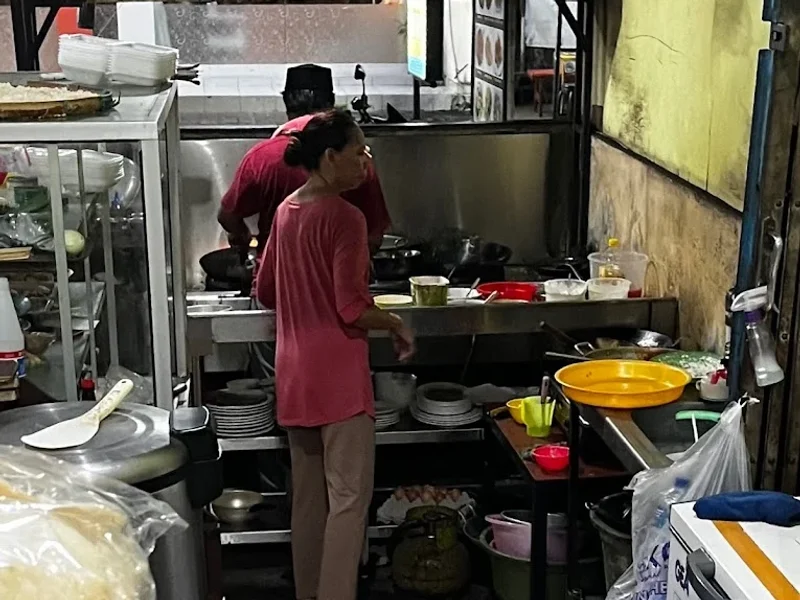 Warung Yuma chinese food ( cheap and good taste )