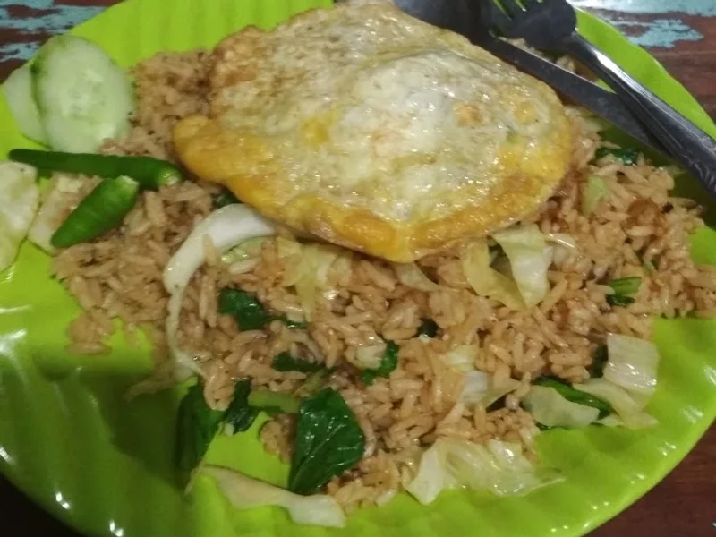 Lalapan Dan Nasi Goreng