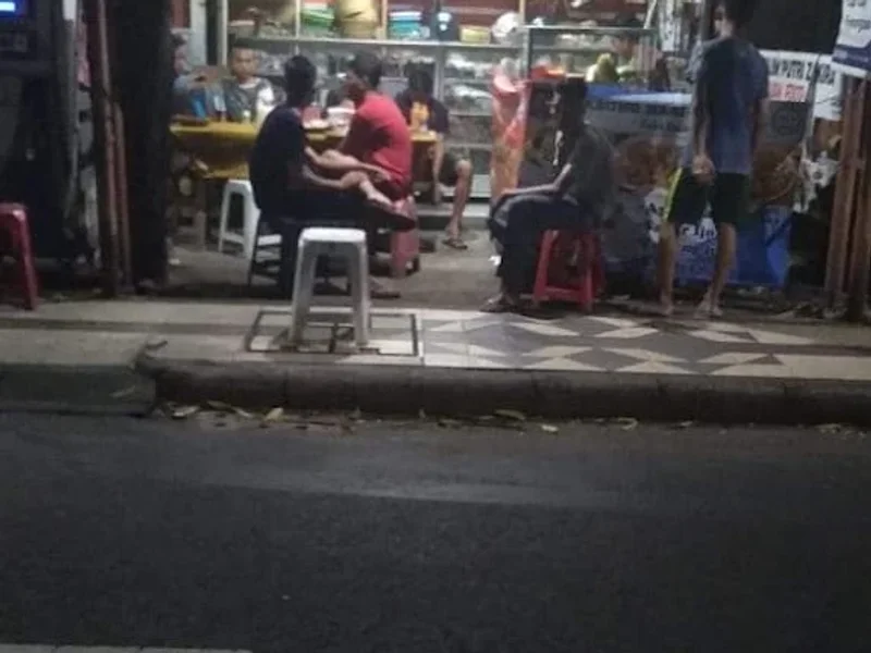 Warung muslim putri zakira 2 (nasi goreng dll)