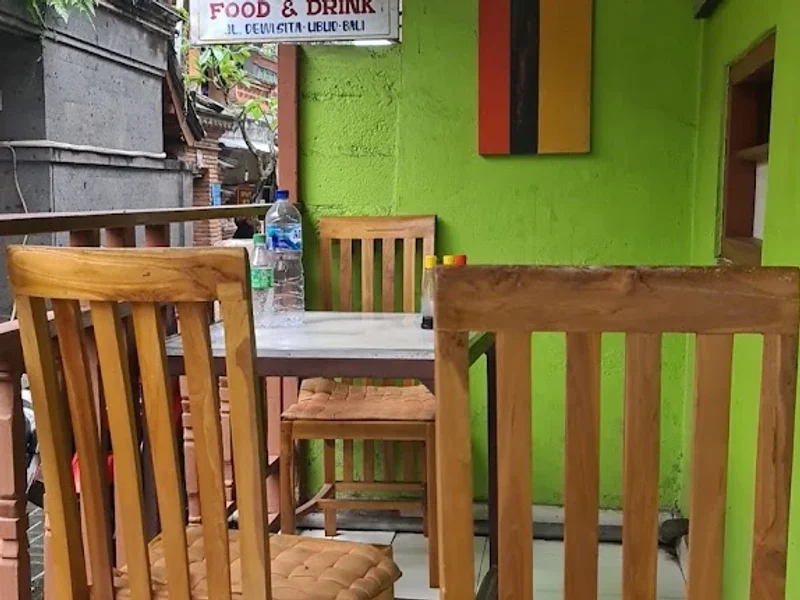 Warung Sen San