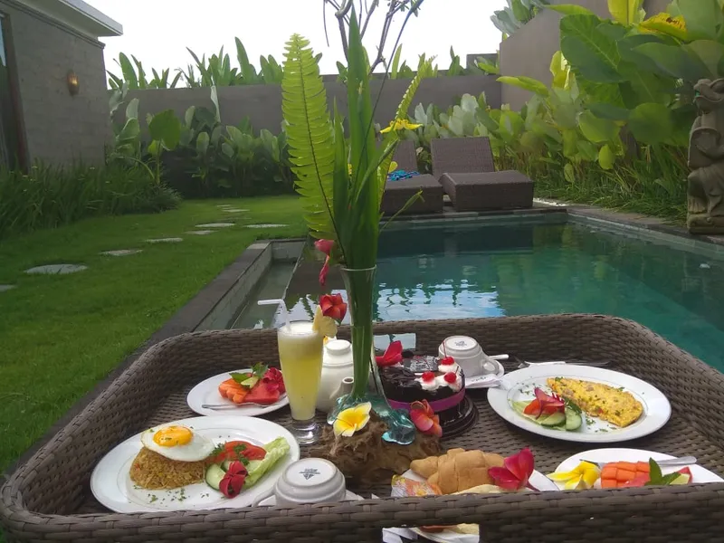 Three Gold Luxury Private Villas & Restaurant