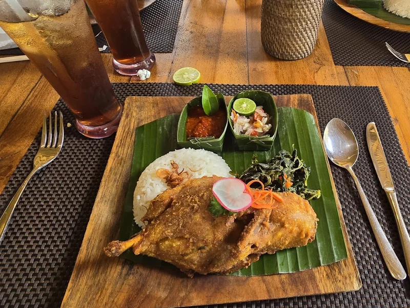 THE KAWI RESTO POOL AND BAR