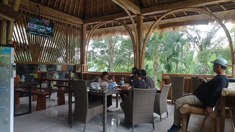 Warung Puri Bambu