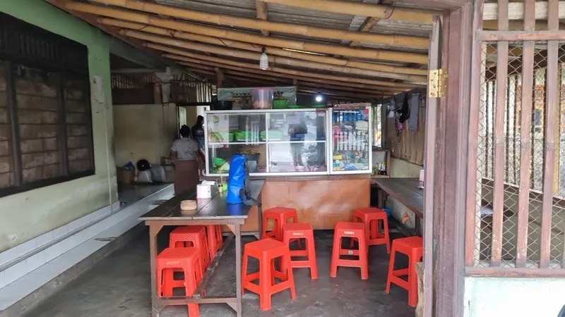 Warung Lawar Ayam Khas Payangan Giri Melati